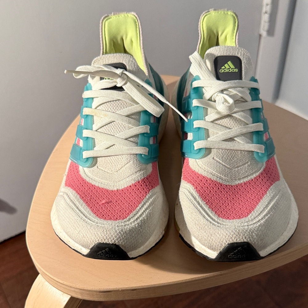 Adidas Women's Ultraboost 21 running shoe